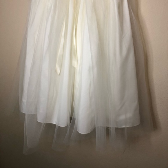 🎉🎉Host Pick!🎉🎉Flower Girl Tevolio Ivory Roses Tulle Dress - Picture 9 of 16